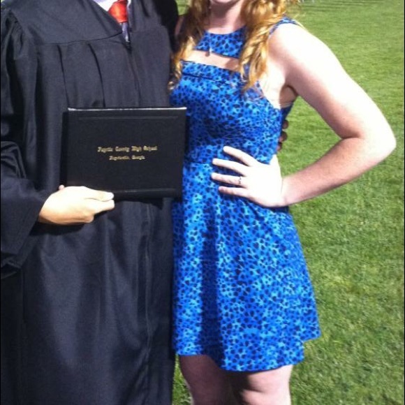 Adorable urban outfitters dress - Picture 2 of 2